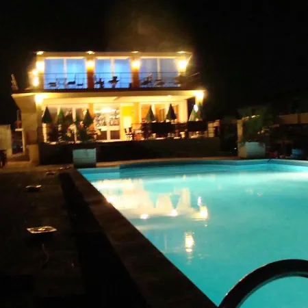 Privatunterkunft Admar & Restaurant Costinești