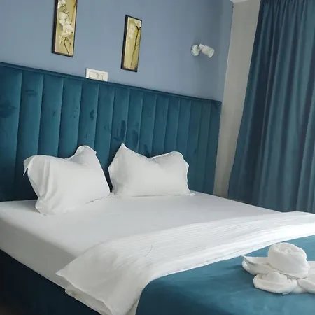 Admar & Restaurant Homestay