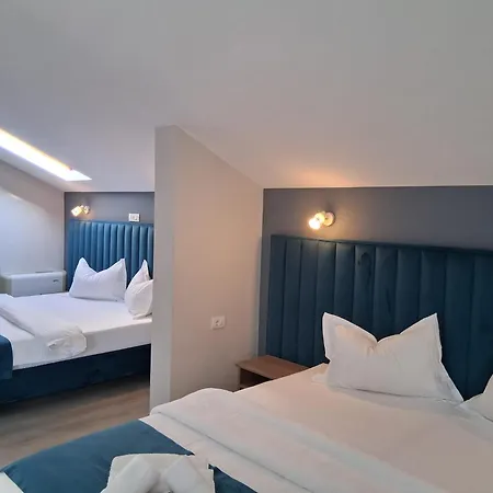 Admar & Restaurant Homestay