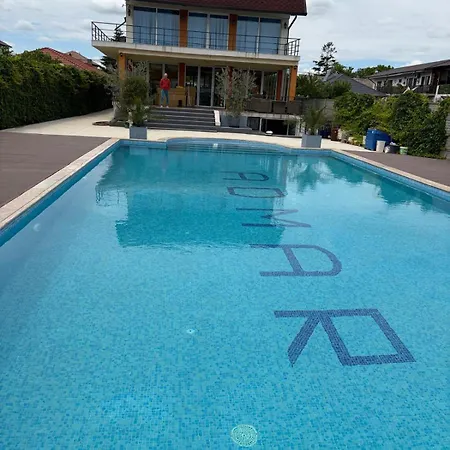 Admar & Restaurant Homestay *